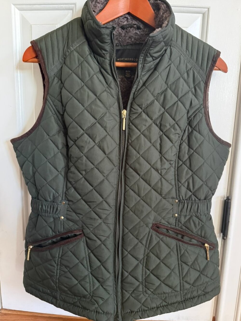 Olive fur lined front zip vest M